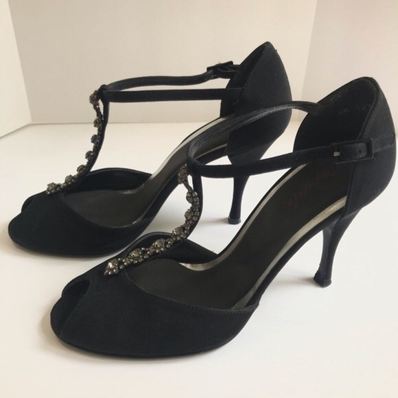 Stuart Weitzman Black Satin Peep Toe Heels Crystal Embellishment T-Strap Sz 5 - Picture 2 of 16